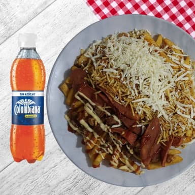 Combo Salchipapa de Carne más Gaseosa 250 Ml DiDi