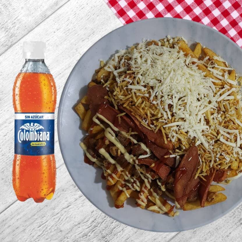 Combo Salchipapa de Carne más Gaseosa 250 Ml DiDi