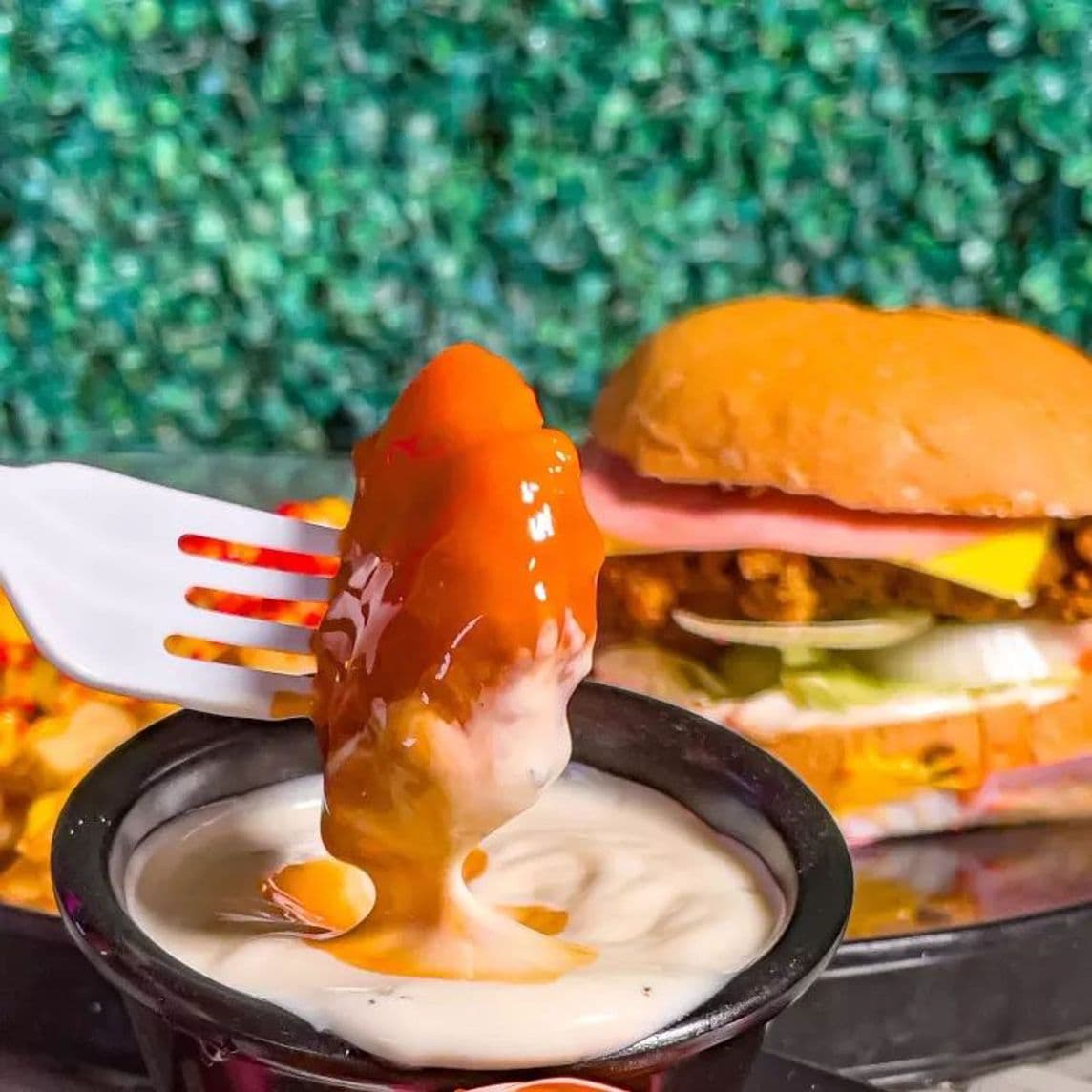 Combo Boneless y Hamburguesa Clásica