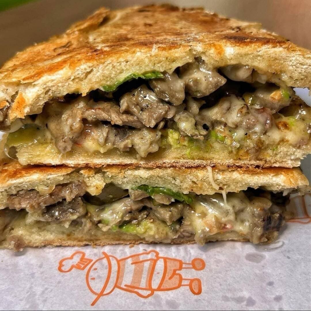 Torta de Arrachera