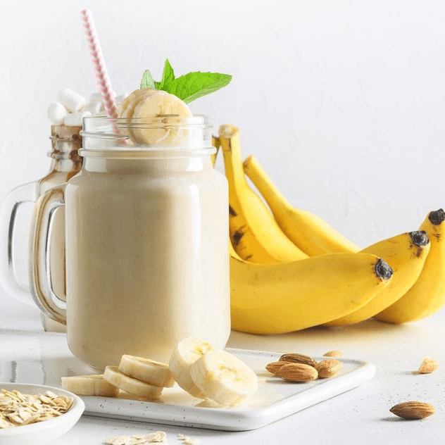 MALTEADA DE PLATANO Y VAINILLA