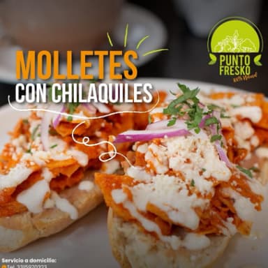 Molletes con chilaquiles