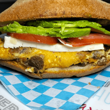 TORTA DE HUEVO CON LOMO