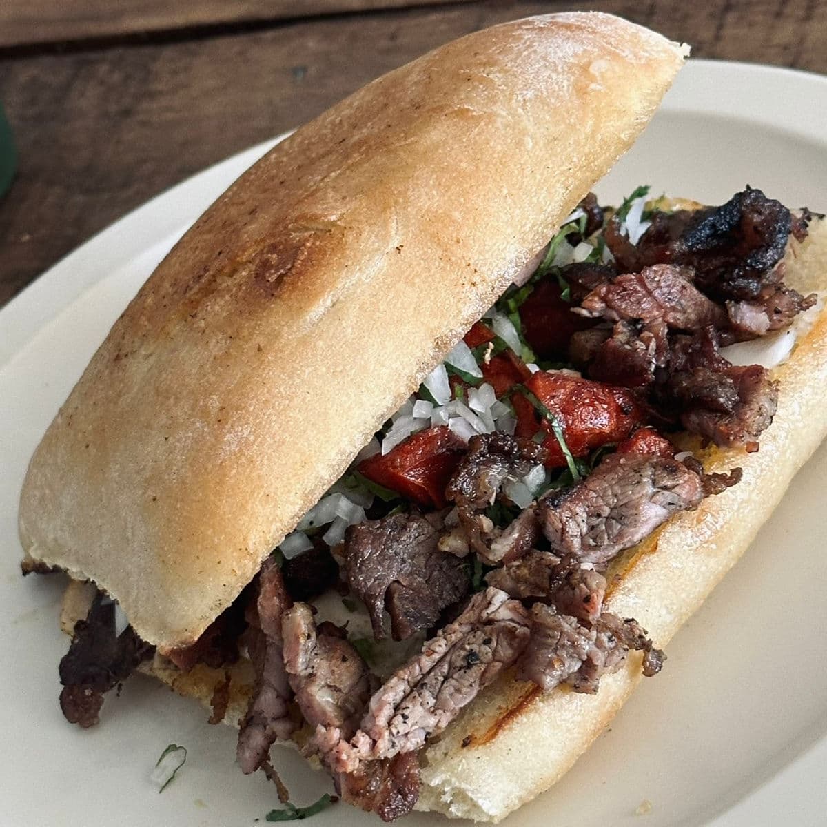 Torta con Asada Res