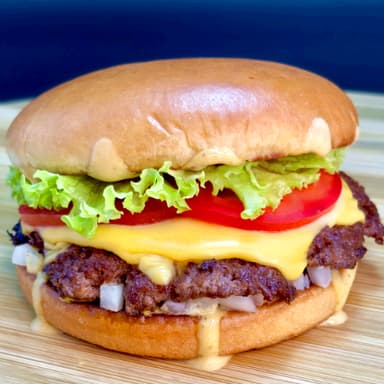 Combo 2 Cheeseburger + Papitas.