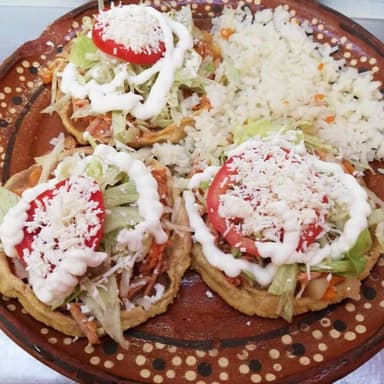 Sopes de Pollo