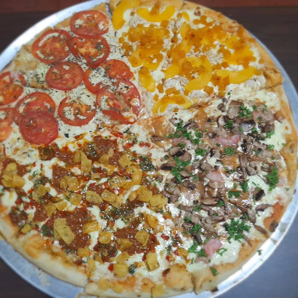 12 Porciones Delgada 50cm + Coca 1.5