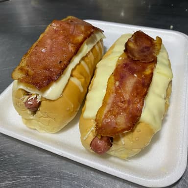 2- Perros Tocineta Mozarrella