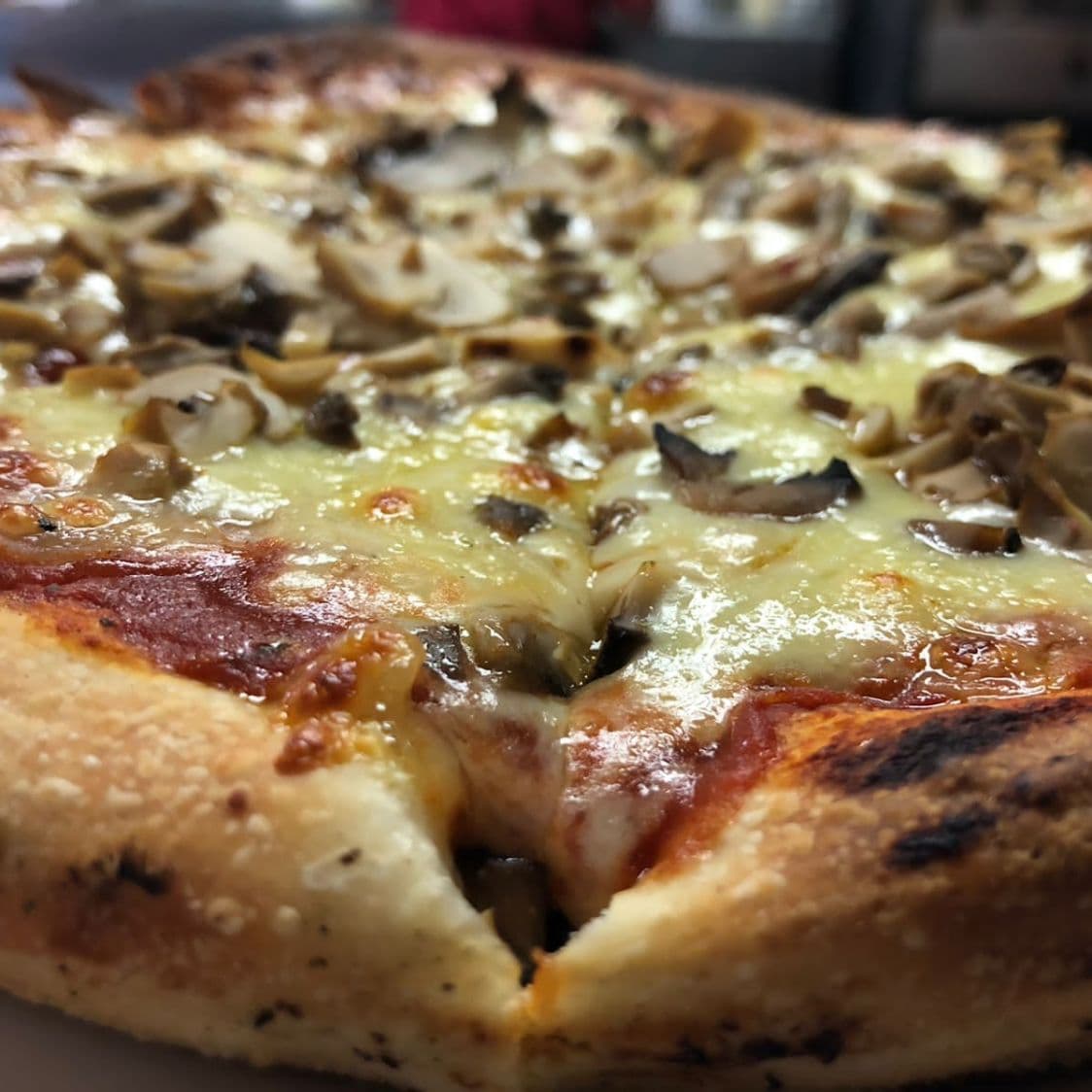 Pizza Jamón y Hongos Pequeña
