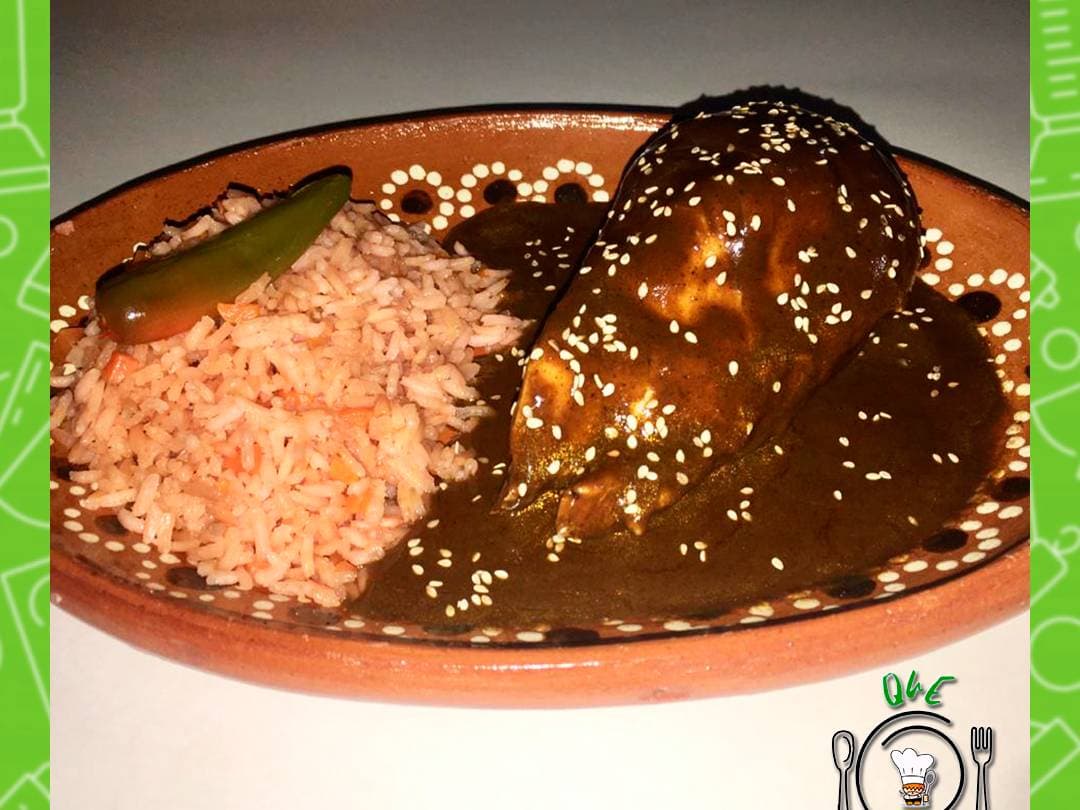 Pechuga de Pollo en Mole Poblano