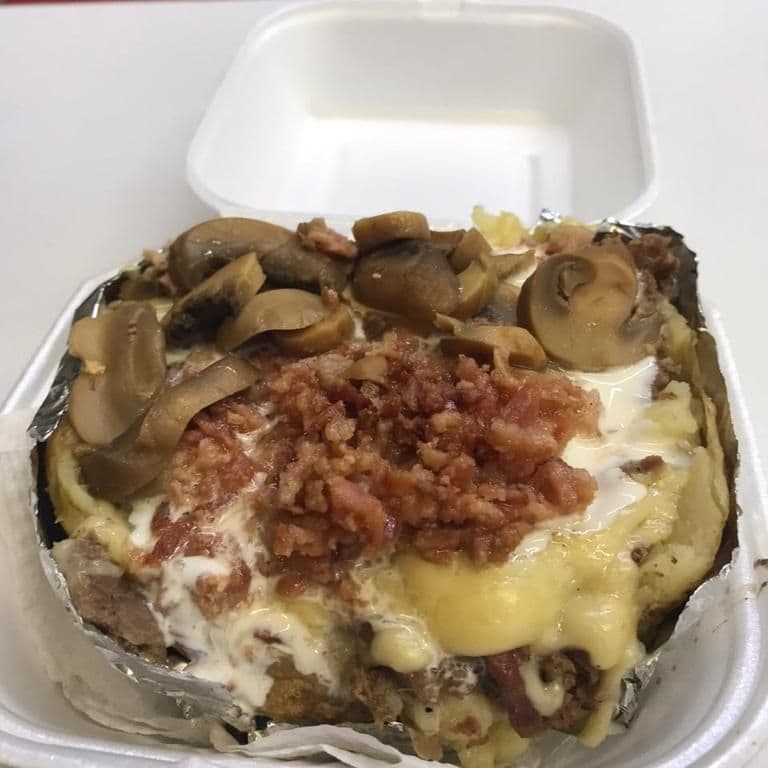 PAPA AL CARBÓN (Papa rellena)