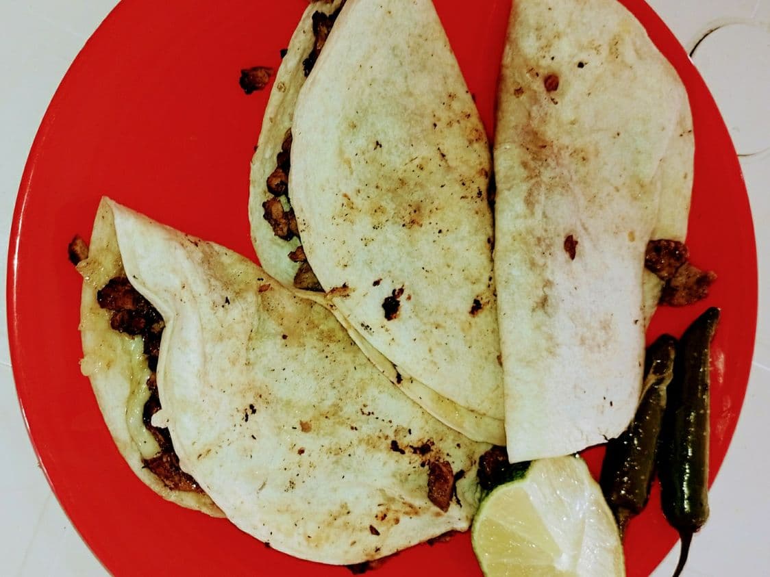 Gringa Doble Con Pastor/Piña/ Salchichón y Charros