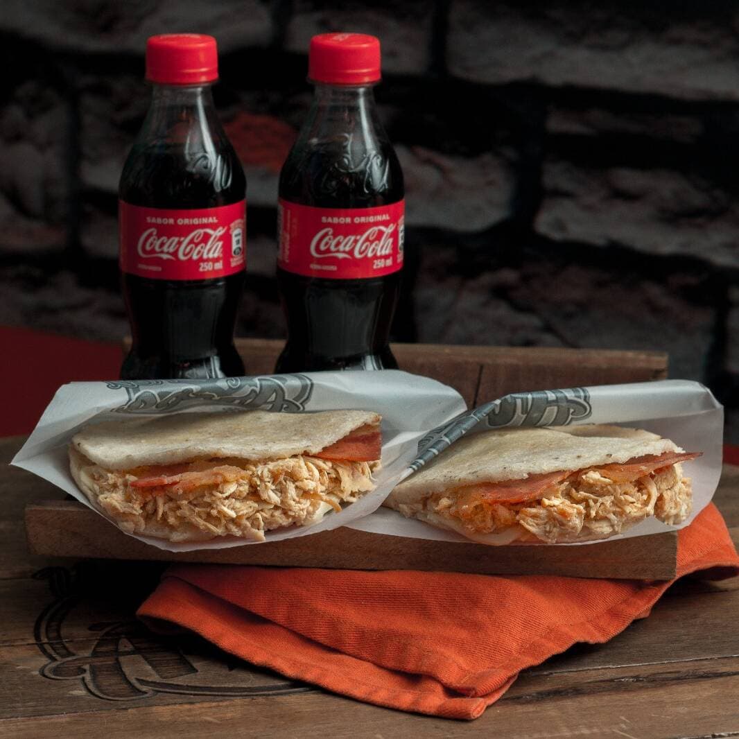 2x1 Arepas Mechudas Tocineta + Bebidas