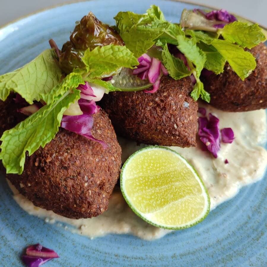 Kibis Rellenos de Queso de Bola o Mariscos