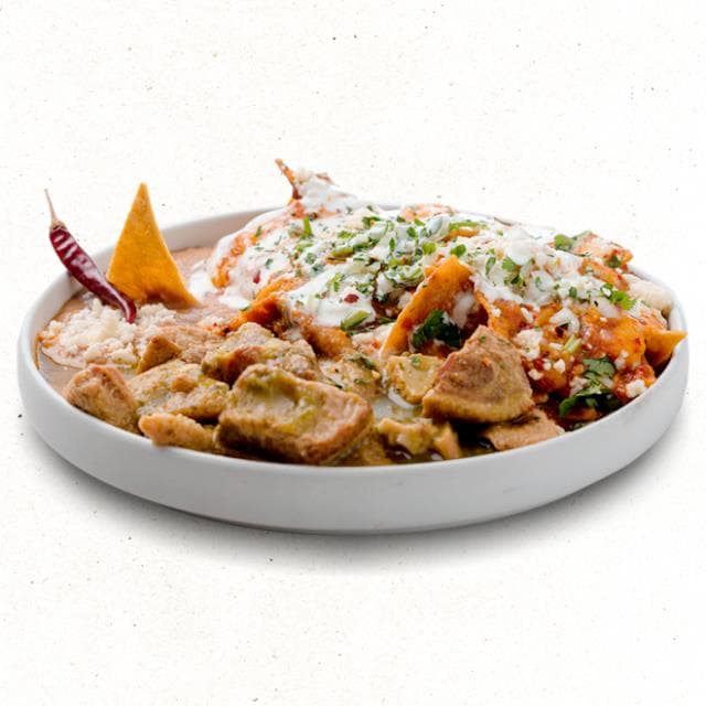 Chilaquiles con Chicharron Especial.