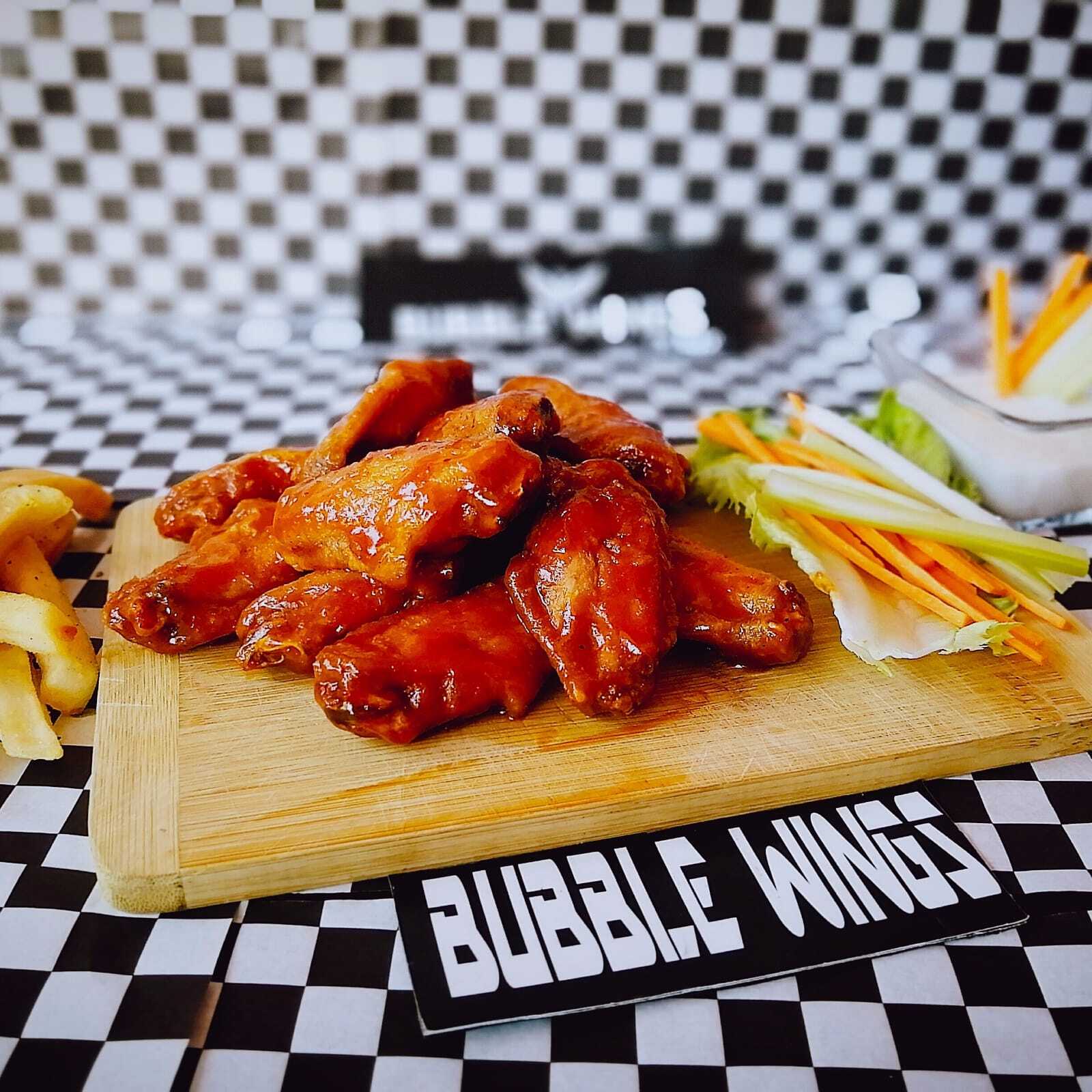 6 Alitas de Salsa  Hot-BBQ