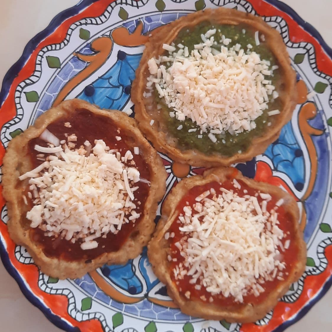 Picaditas con Queso