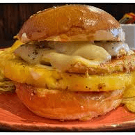 Sándwich de Pechuga con Queso y Piña