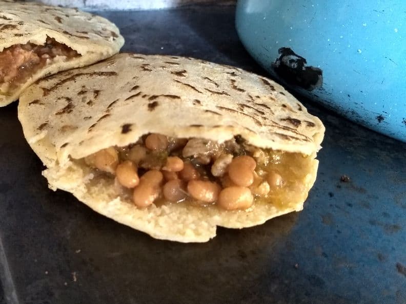 Gordita de Frijoles con Queso