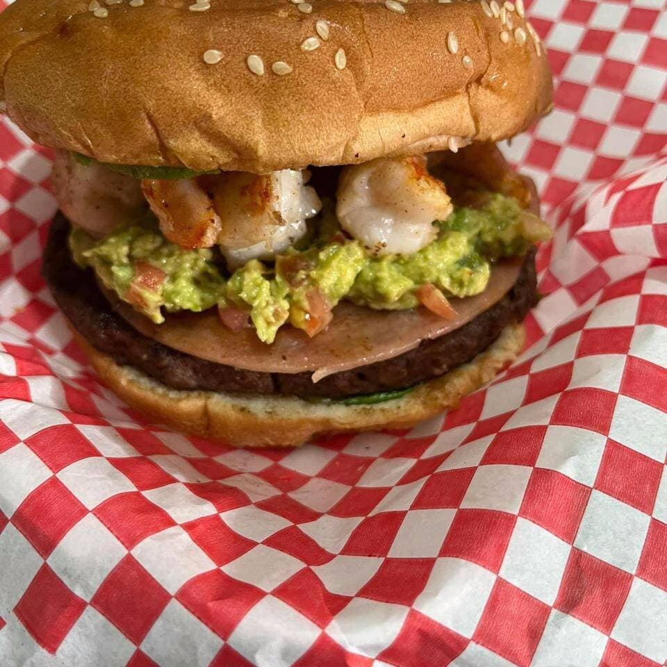 BURGUER GUCAMOLE CON CAMARON