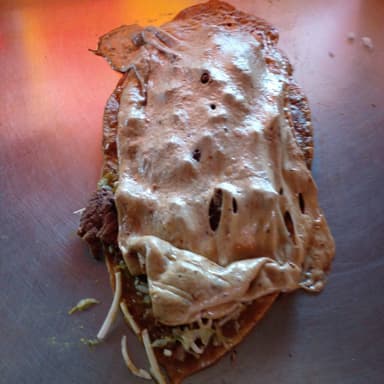 Huarache Costilla con Quesillo