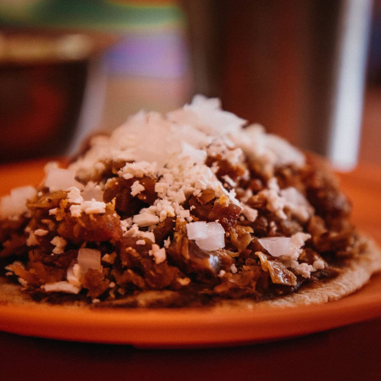 Picada con Guisado