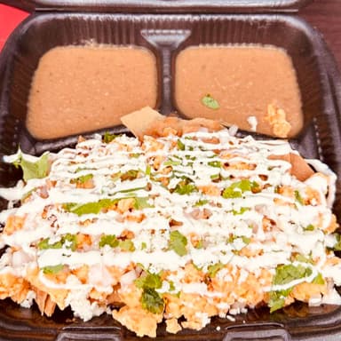 Chilaquiles con Huevito Revuelto