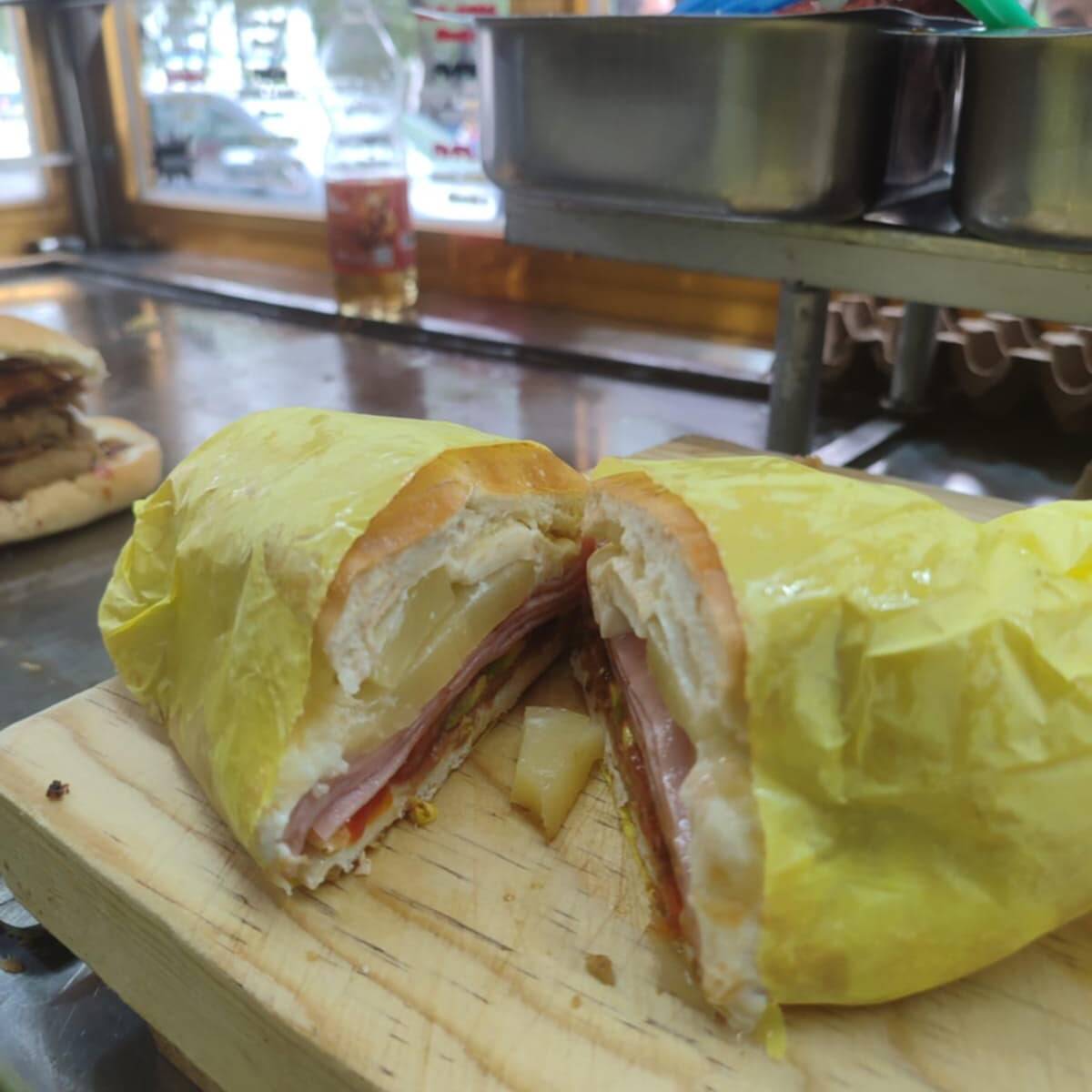 Milanesa, Jamón, Quesillo, Piña