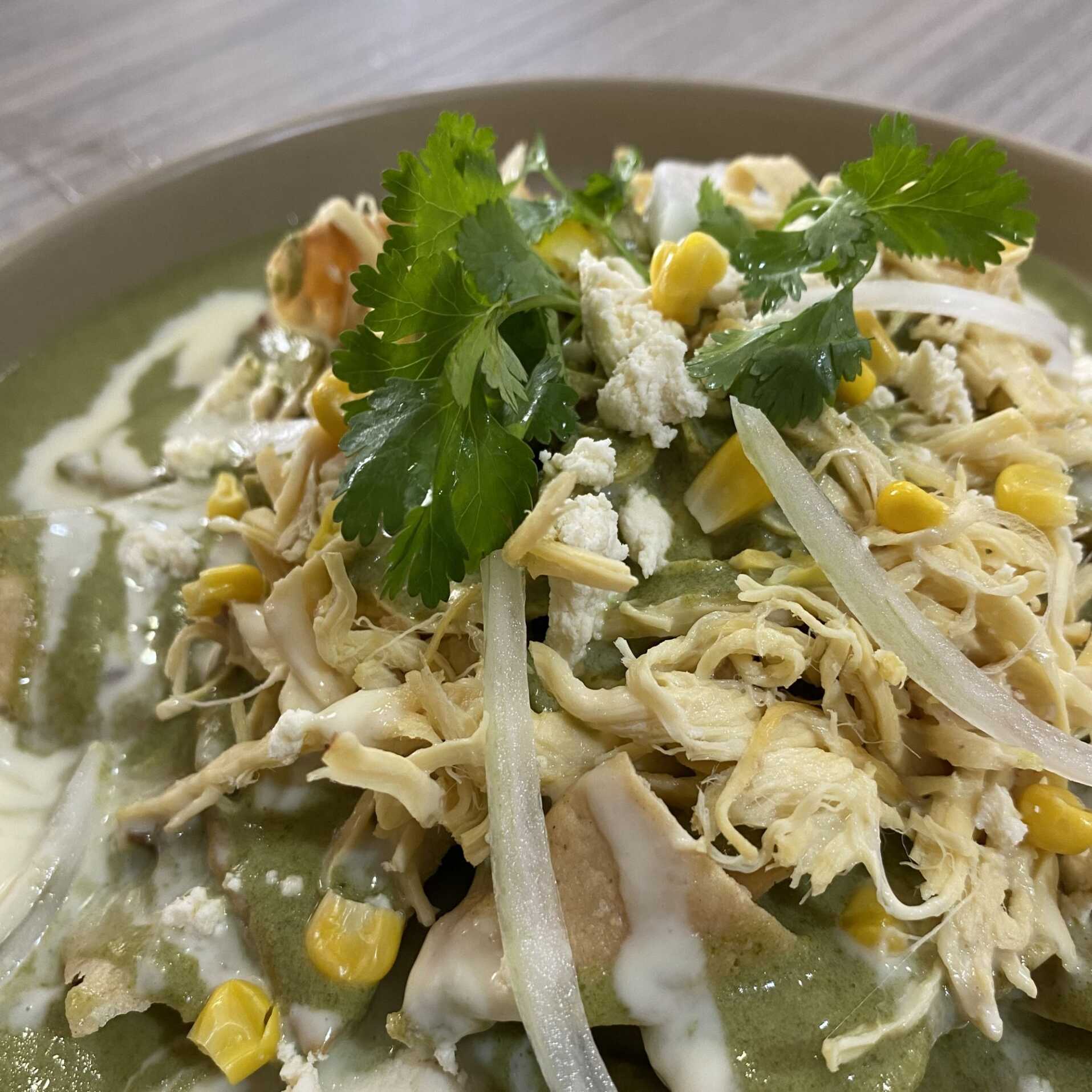 Chilaquiles de Chipilín con Pollo