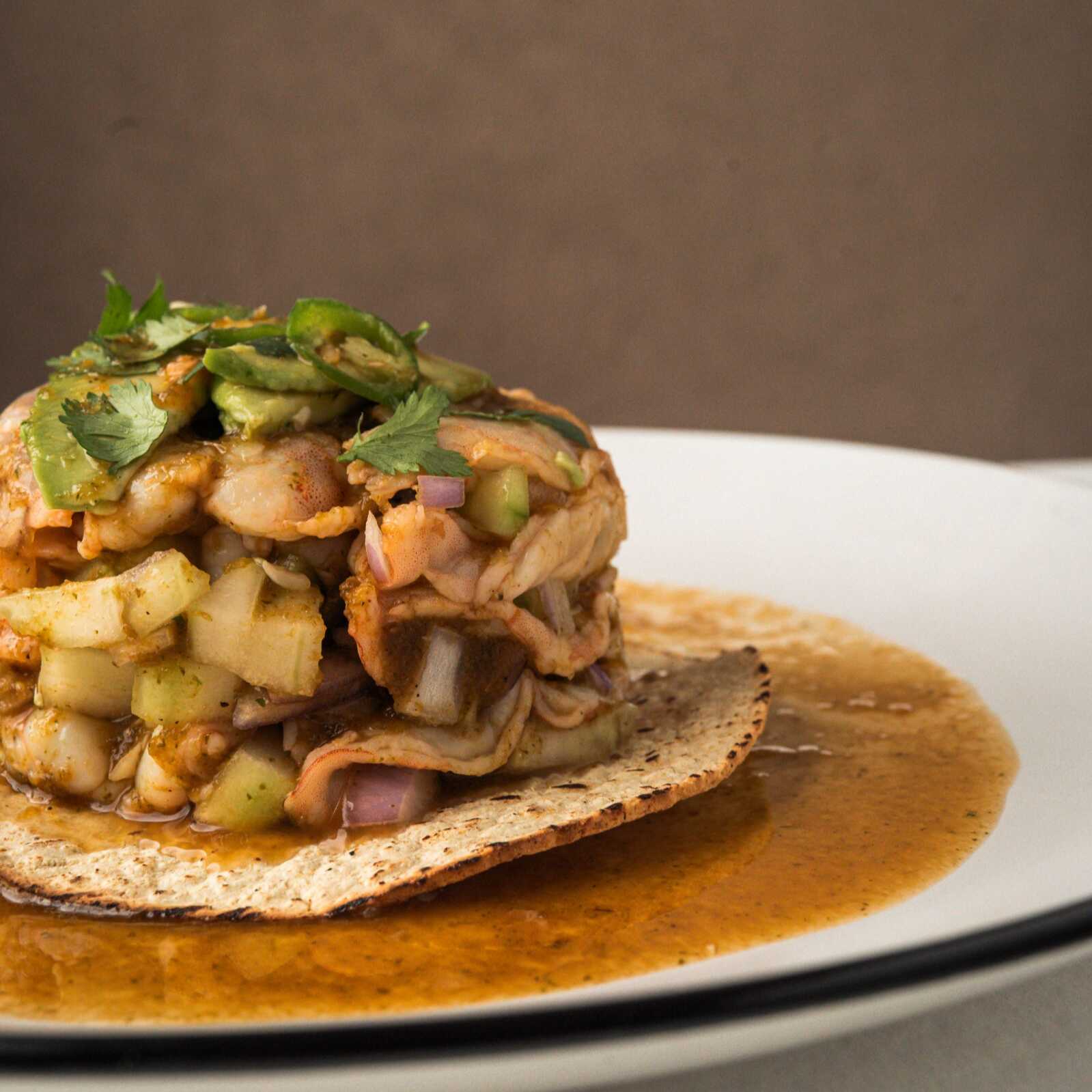 Tostada de Aguachile Negro