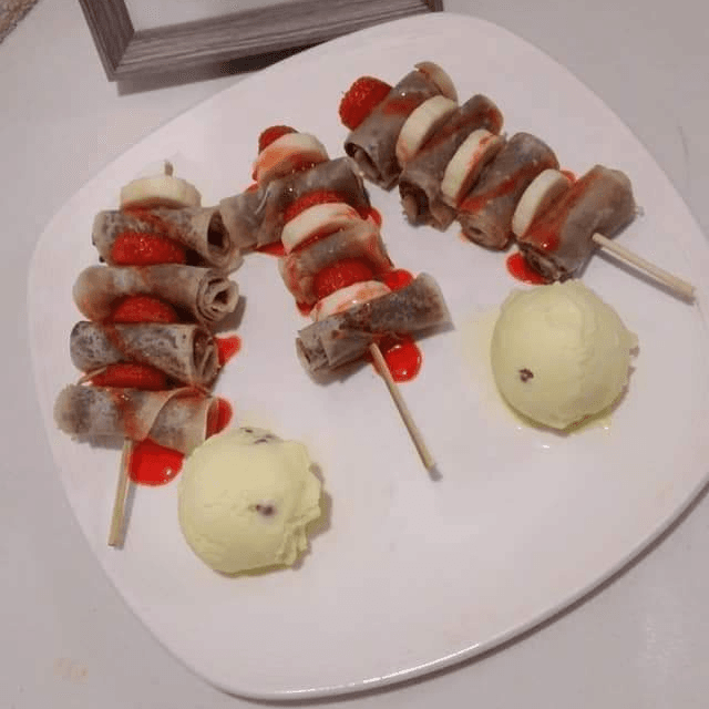 Tres Pinchos de Crepas