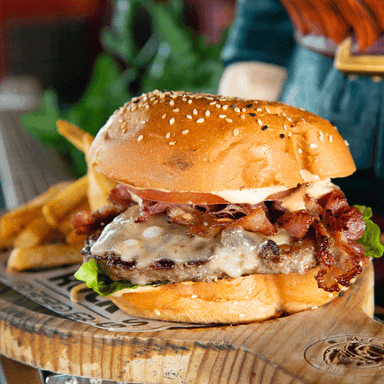 Old mccarthy`s classic burger