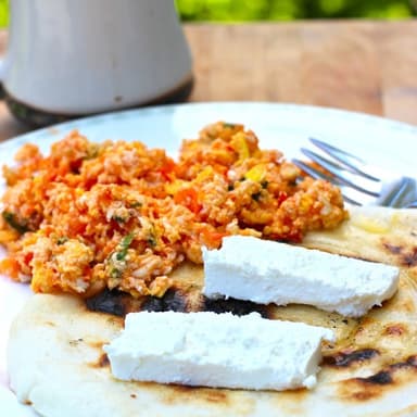2 desayunos con huevo