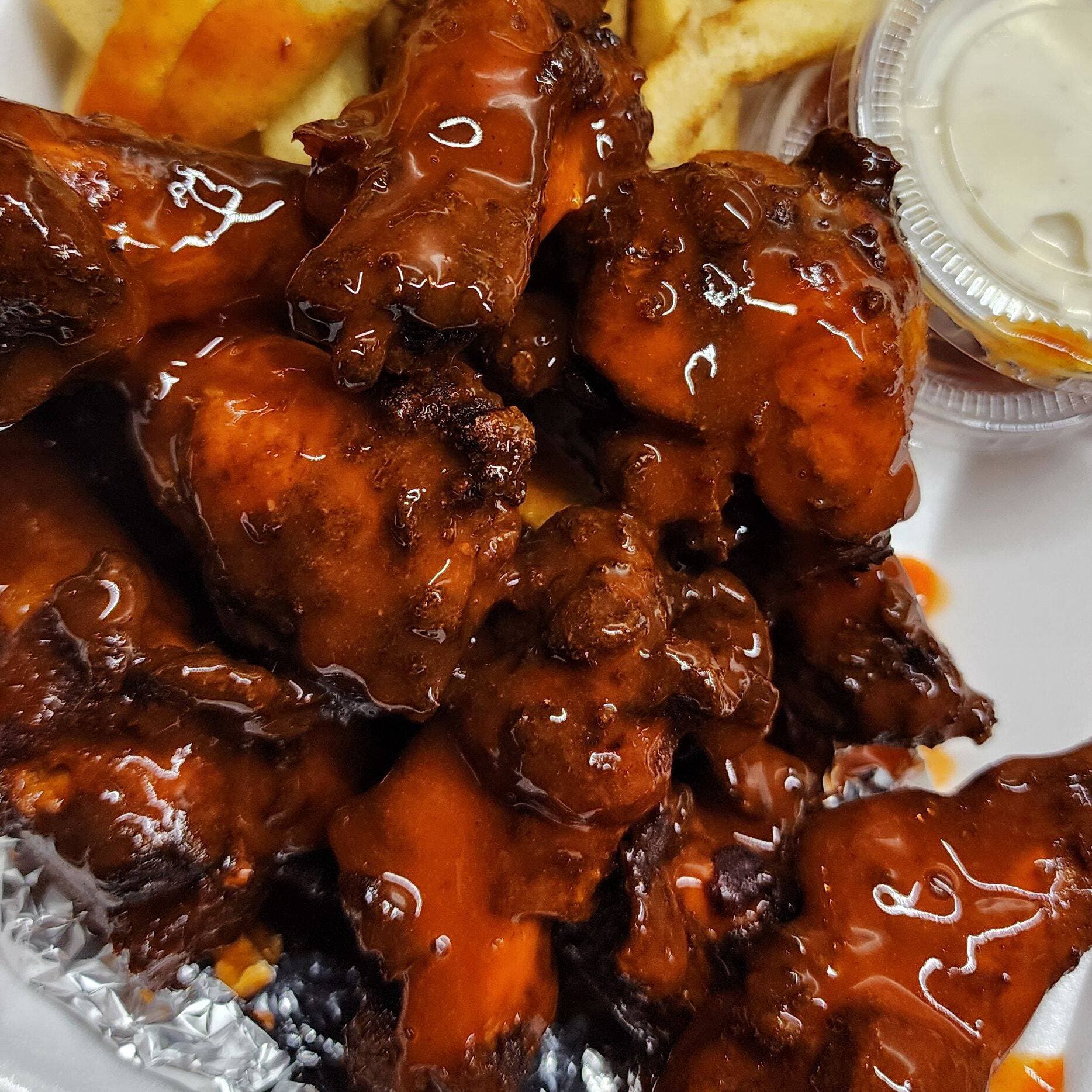 Alitas + papas