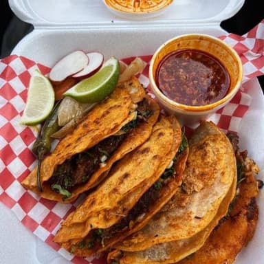 4 Tacos De Birria y Consomé