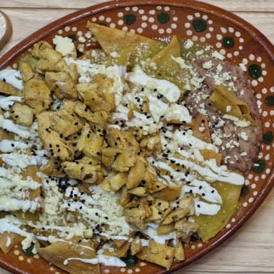 Chilaquiles con Pollo