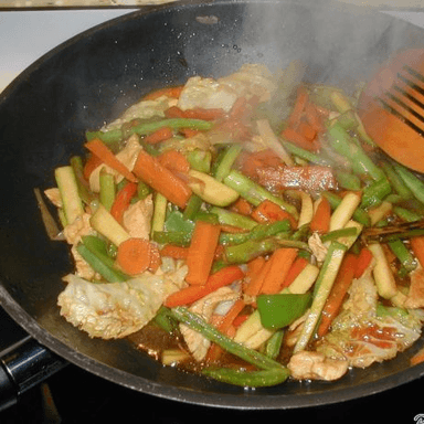 Chop Suey en Salsa con Carne de Res medio