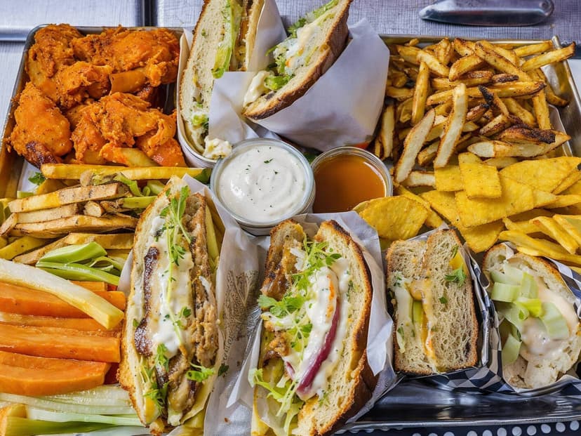 Ahh Plebee's (San Marcos)