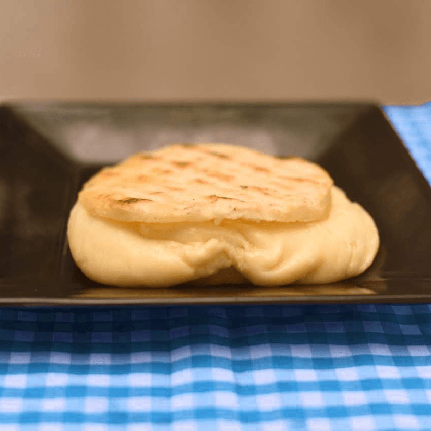 Arepa con Queso Tipo Mozzarella