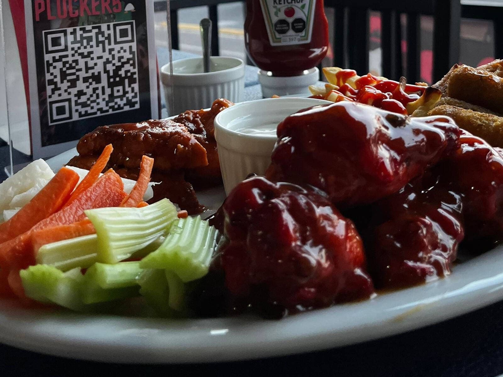 Pluckers Food & Drinks