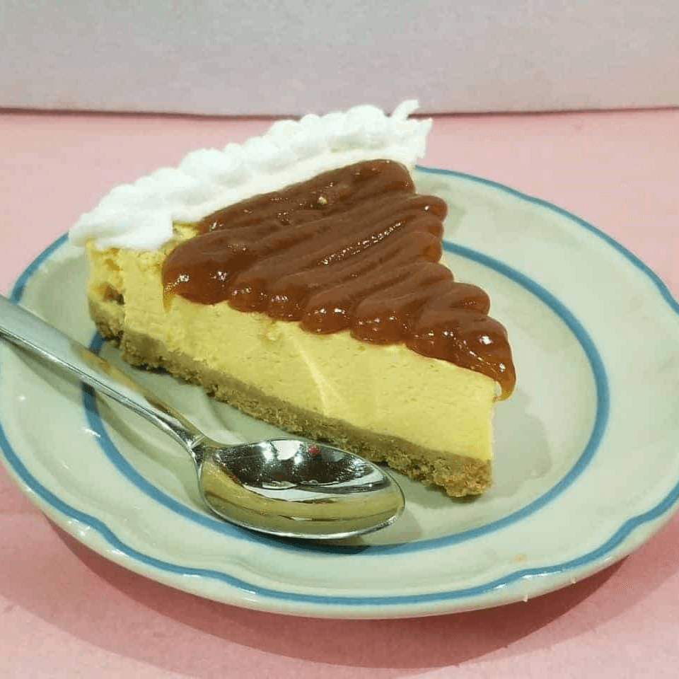 Pay de Queso con Cajeta