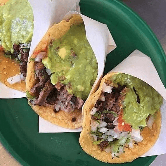 TACO DE ASADA CON TORTILLAS HECHA A MANO