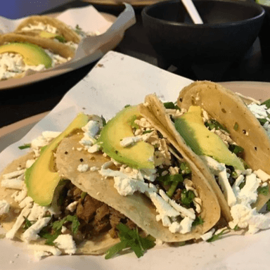 Taco bistec tamaño taquero