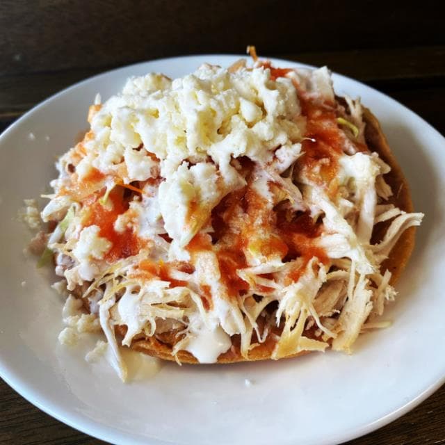 TOSTADA DE POLLO