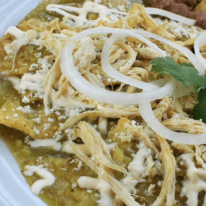 Chilaquiles verdes con pollo