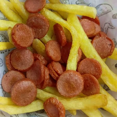 Salchipapas Clásicas