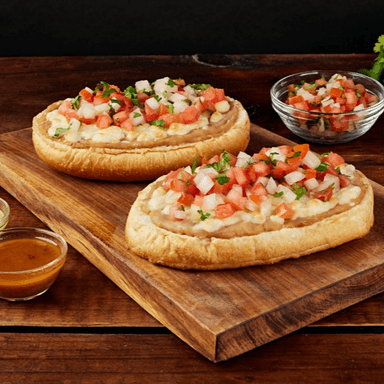 Molletes Frijol y Queso con Carne Asada | 2 Pz