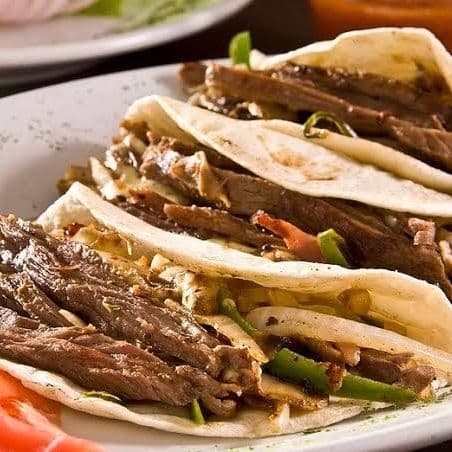 3 Tacos de Arrachera con Queso