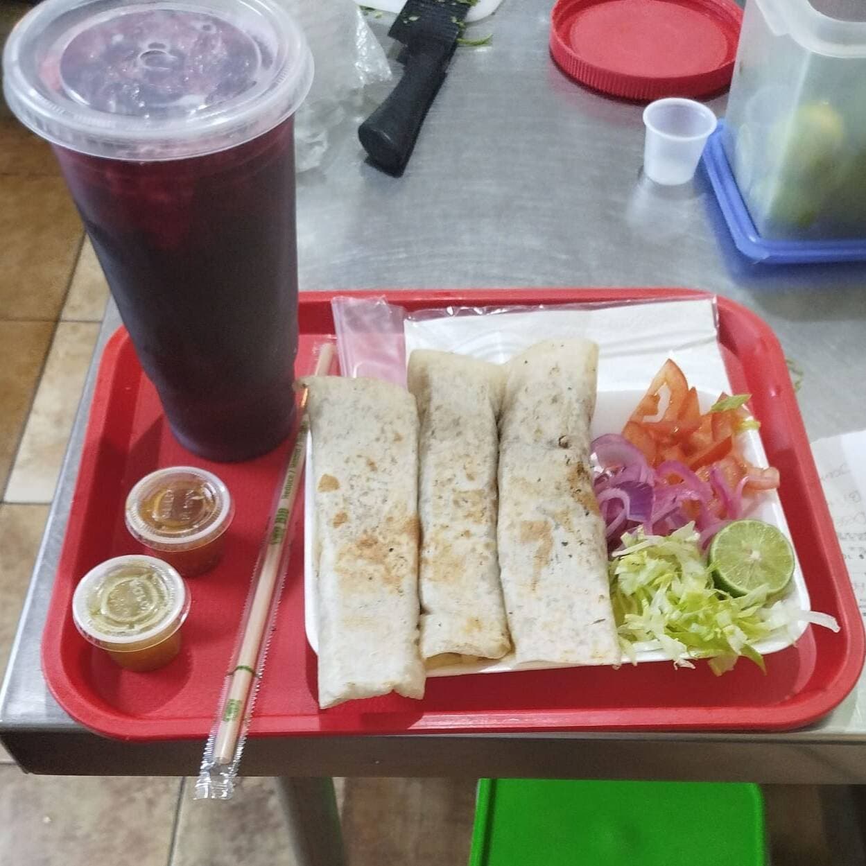 Combo 3 Burritos + Agua de Jamaica