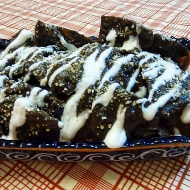 Chilaquiles de Mole Sencillos